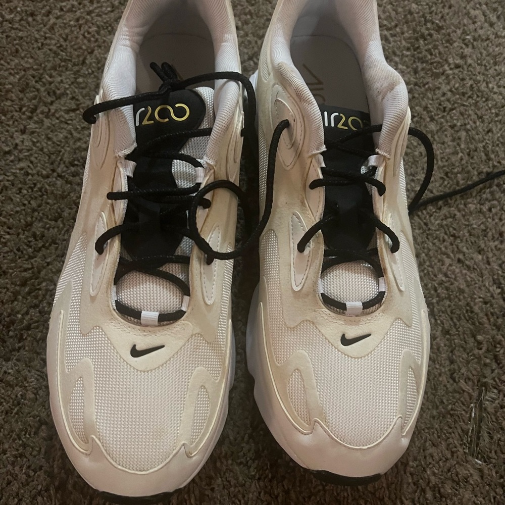 Mens Size 13 Air Max 200 “White Metallic Gold” (Never Worn)